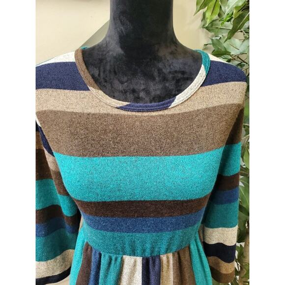 Egy California Women's Multicolor Round Neck Long Sleeve Knee Length Dress - Picture 5 of 12